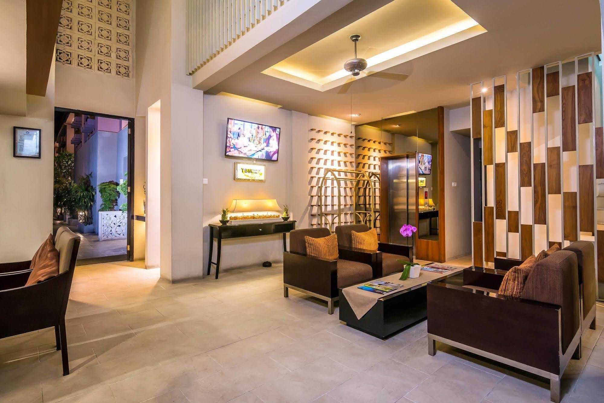 18 Loft At Kuta Resor